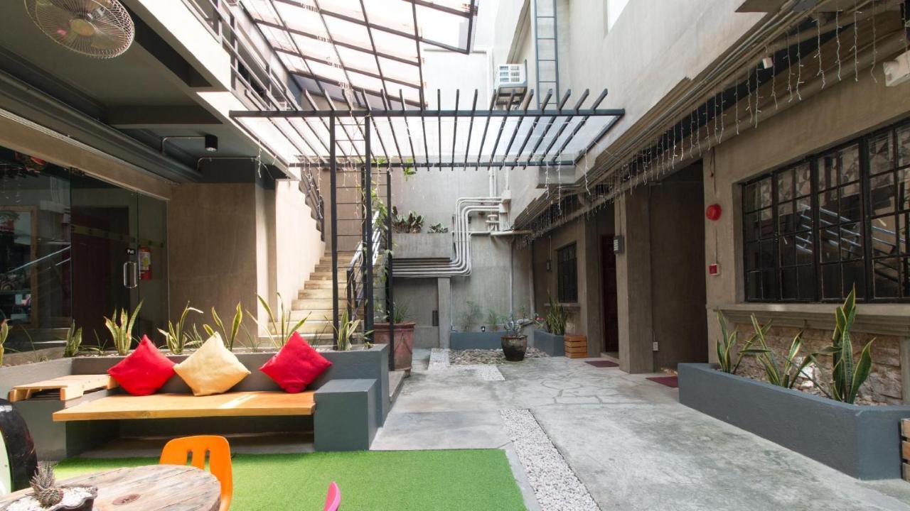 Reddoorz Plus @ Taft North Mandurriao Iloilo City Buitenkant foto