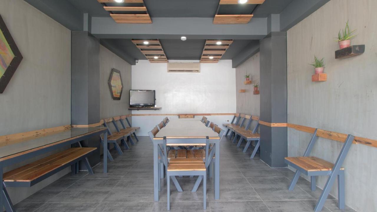 Reddoorz Plus @ Taft North Mandurriao Iloilo City Buitenkant foto