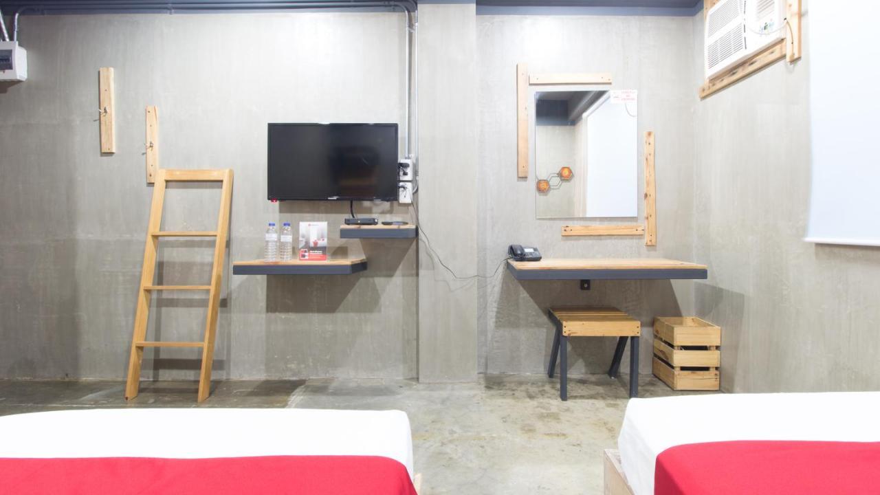 Reddoorz Plus @ Taft North Mandurriao Iloilo City Buitenkant foto