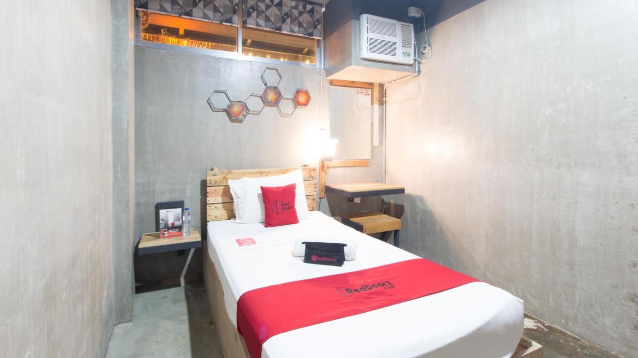 Reddoorz Plus @ Taft North Mandurriao Iloilo City Buitenkant foto