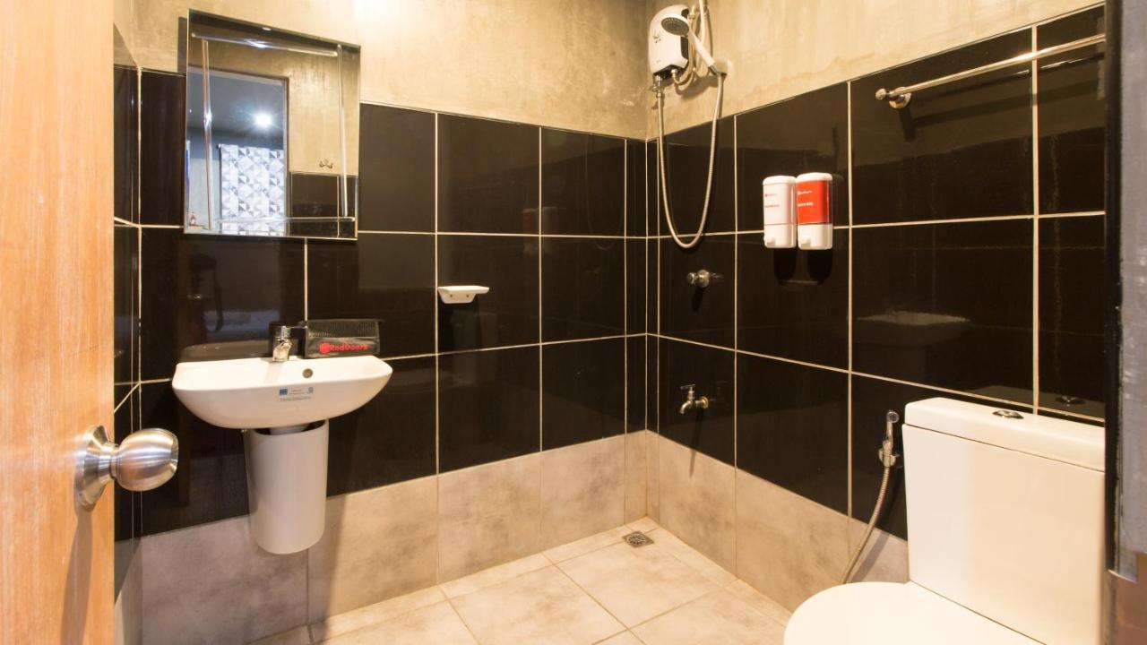 Reddoorz Plus @ Taft North Mandurriao Iloilo City Buitenkant foto